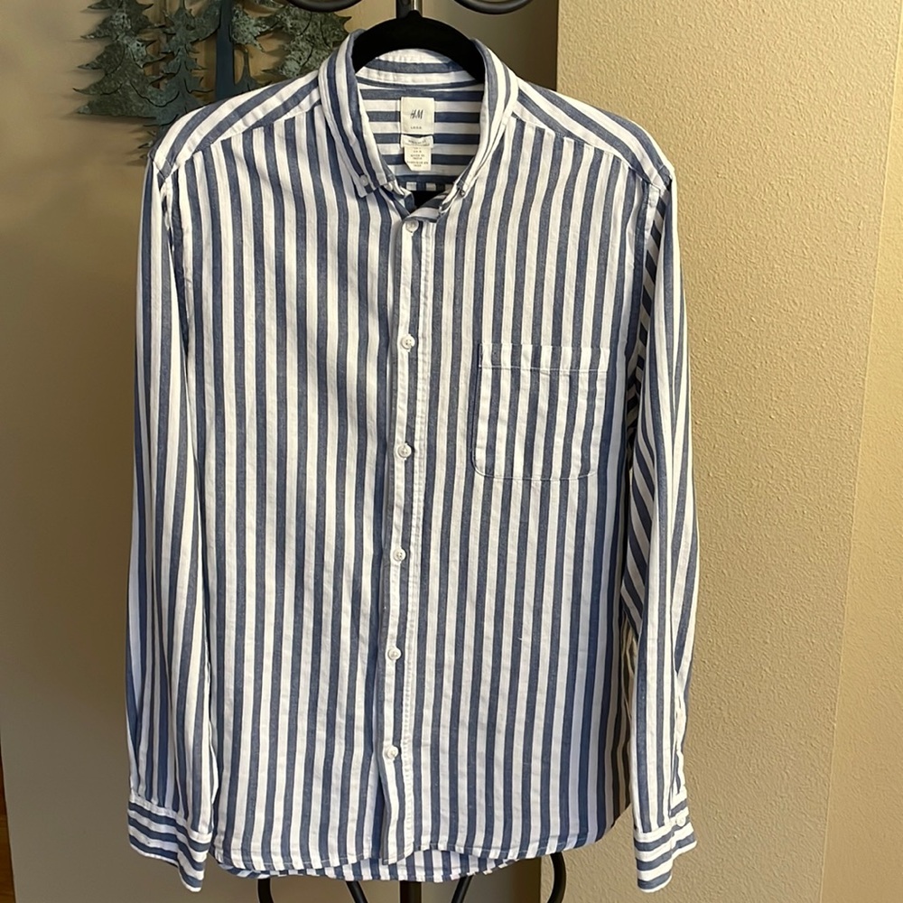 Men’s H&M Button-down Striped Shirt